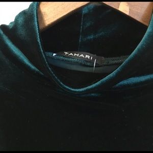 Tahari beautiful dark green velvet turtleneck